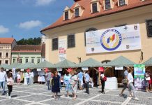 În perioada 14 – 16 iunie 2019, în Piaţa Sfatului din oraşul Braşov, România se va desfășura cea de a II-a ediție a expoziției “REPUBLICA MOLDOVA PREZINTĂ – 2019” Expoziția-„Republica-Moldova-Prezintă”-în-România-6