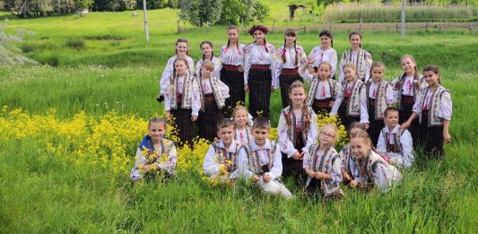 Festivalul-concurs național „Folclorul copiilor”,  ediția a III-a, com. Pașcani.