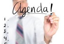 Agenda întrunirii primarilor cu reprezentanții serviciilor desconcentrate și descentralizate din raionul Hînceși Businessman writing agenda