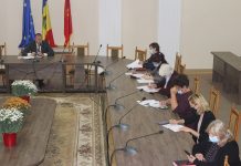 Ședința operativă cu șefii de direcții/secții și funcționarii aparatului președintelui.