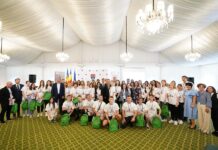 S-a deschis tabăra educațională „PUNTE” pentru 40 de elevi olimpici din Republica Moldova și România